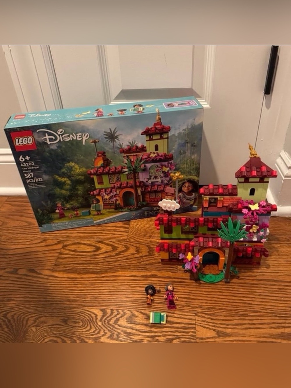 LEGO 43202 DISNEY Encanto The Madrigal House Set 95% complete